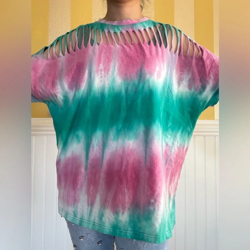 Tie-Dye Cutout T-Shirt - Picture 5 of 6